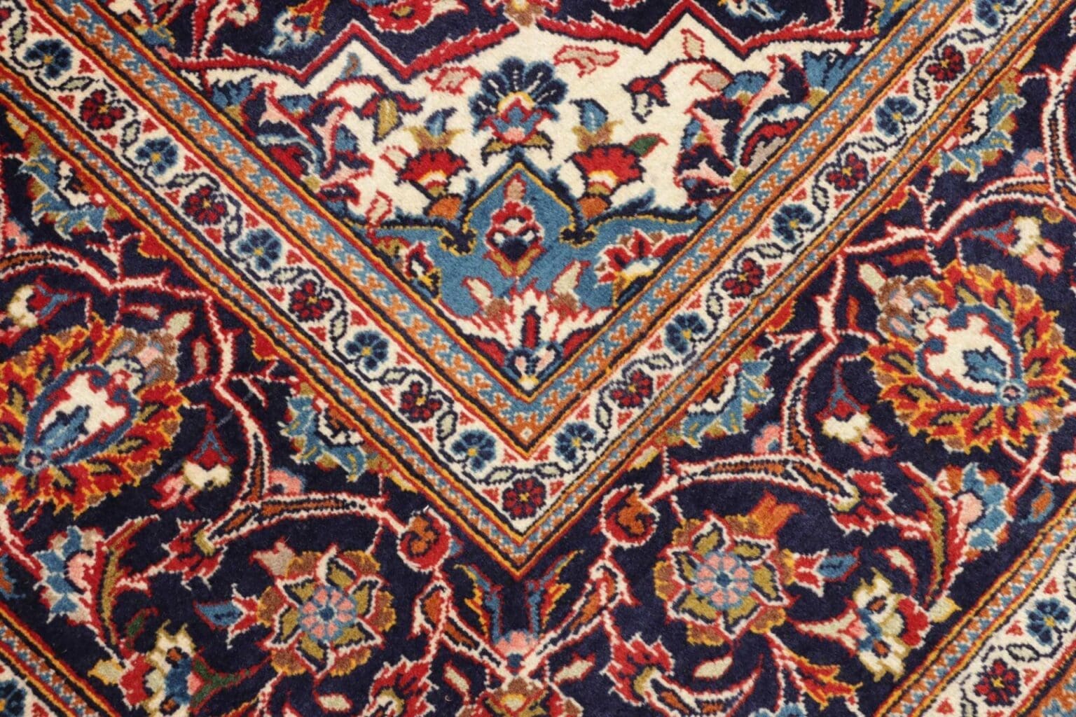 Kashan Persian Rug — hand-knotted, 200 × 299 cm, Wool – view 6