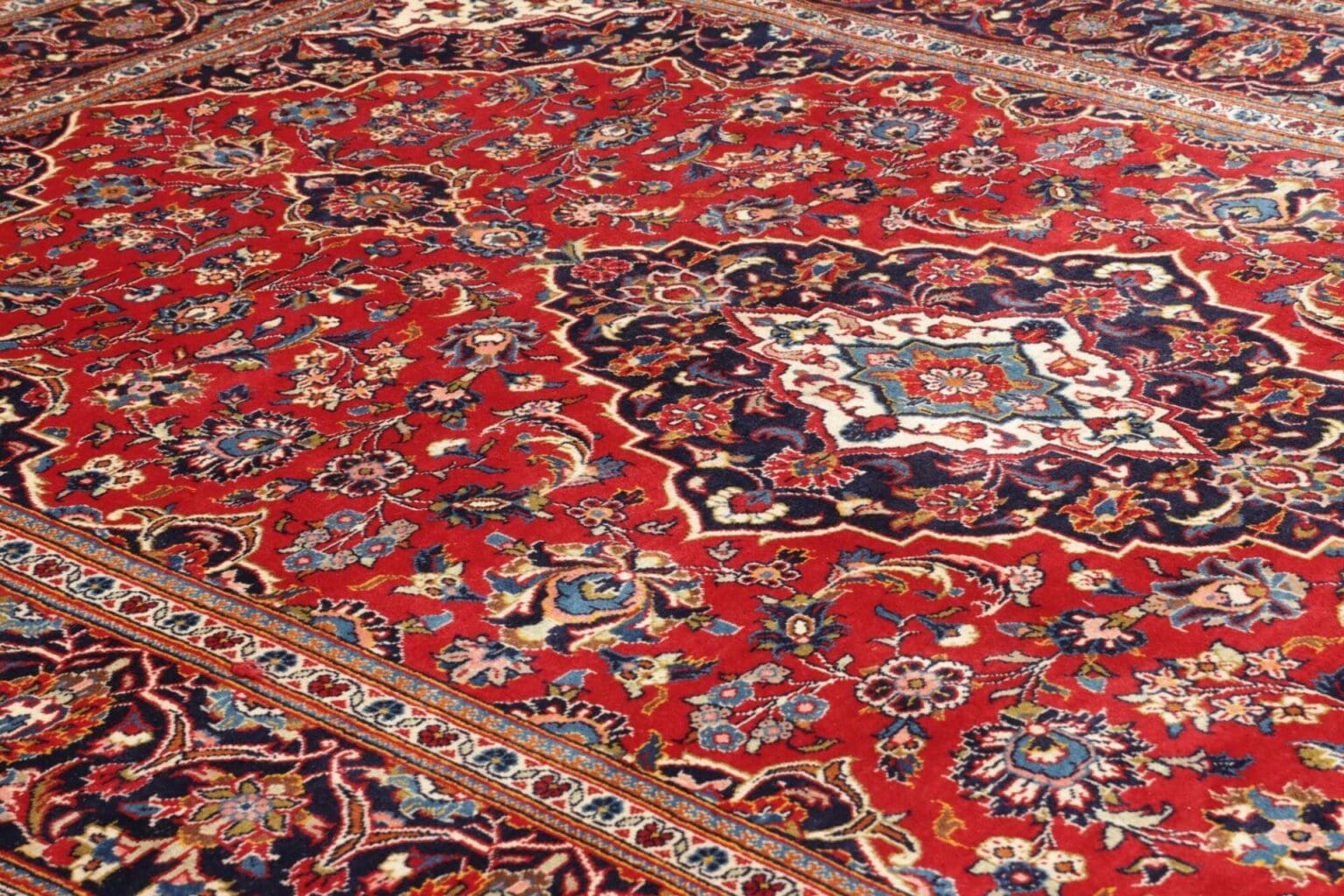 Kashan Persian Rug — hand-knotted, 200 × 299 cm, Wool – view 7