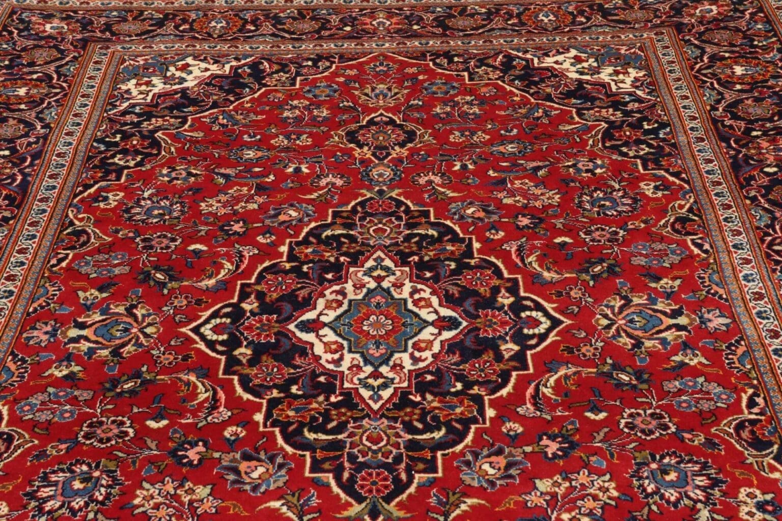 Kashan Persian Rug — hand-knotted, 200 × 299 cm, Wool – view 8