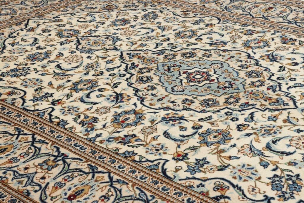 Kashan Persian Rug — hand-knotted, 203 × 304 cm, Wool – view 7