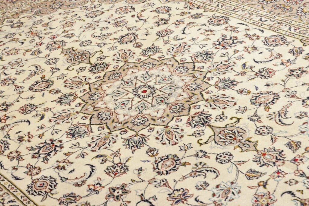 Hand-Knotted Wool Kashan Persian Rug, 200 × 290 cm – view 8