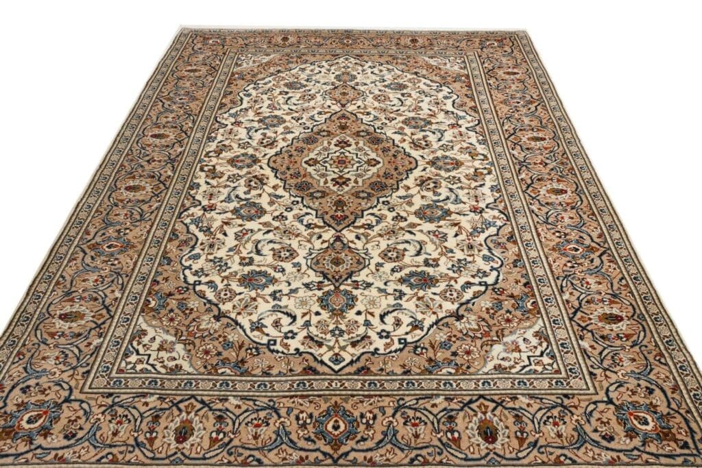 Kashan Persian Rug — hand-knotted, 203 × 308 cm, Wool – view 4