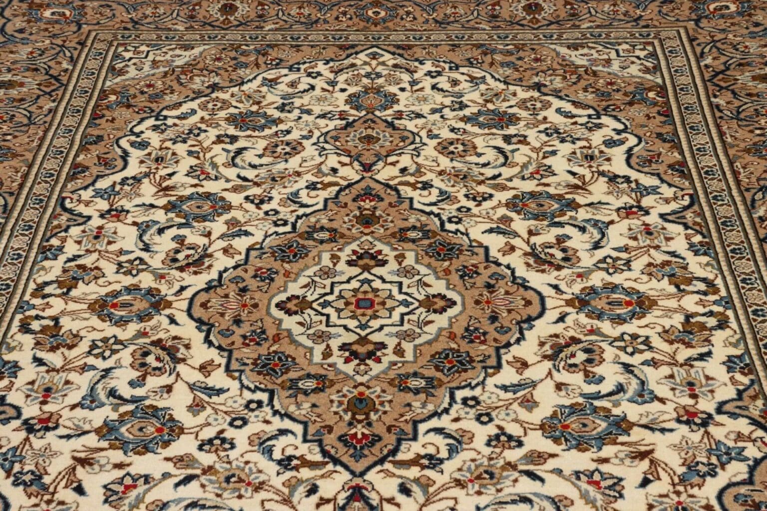 Kashan Persian Rug — hand-knotted, 203 × 308 cm, Wool – view 8