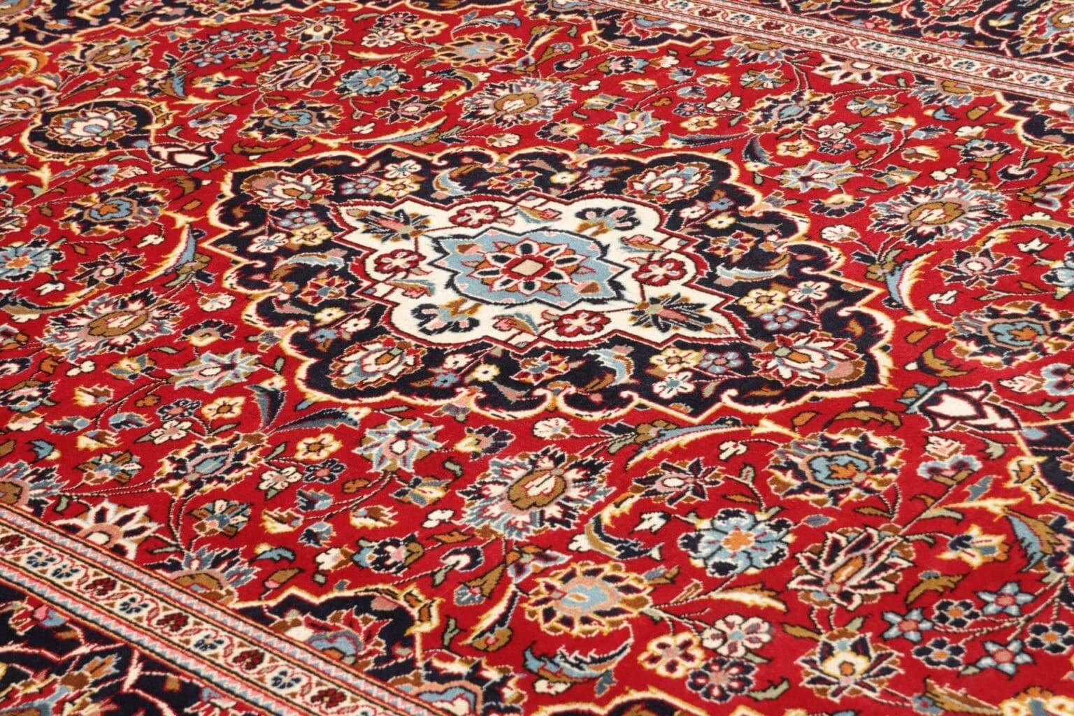 Kashan Persian Rug 203 × 312 cm, Wool, hand-knotted – view 8