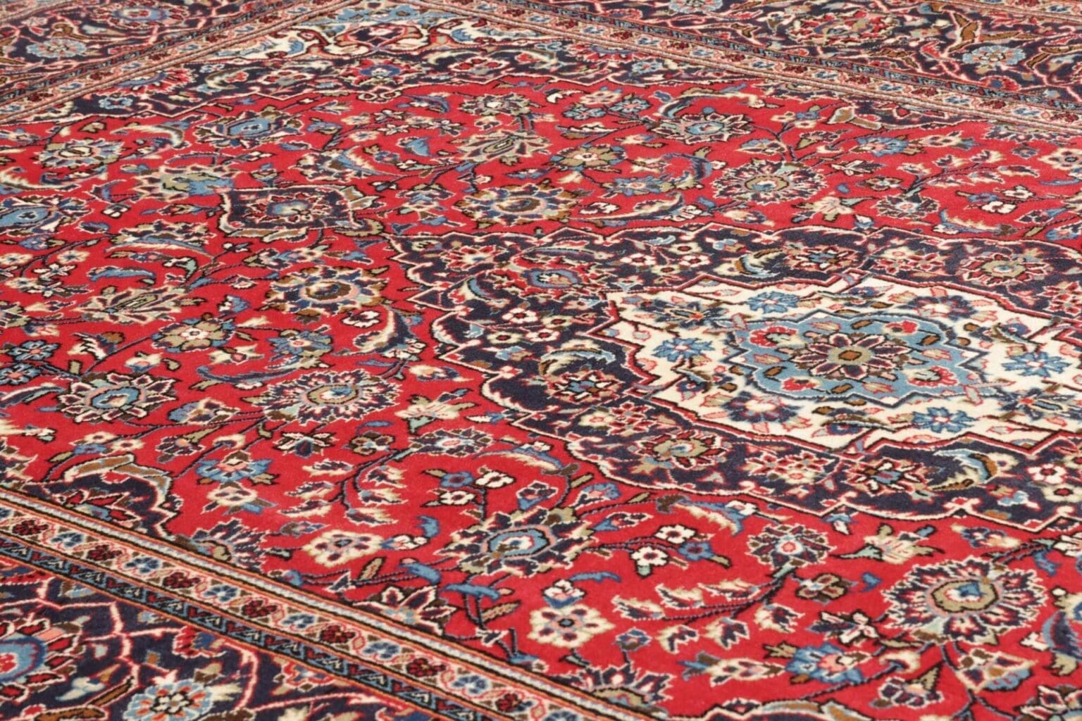 Hand-Knotted Wool Kashan Persian Rug, 203 × 312 cm – view 7