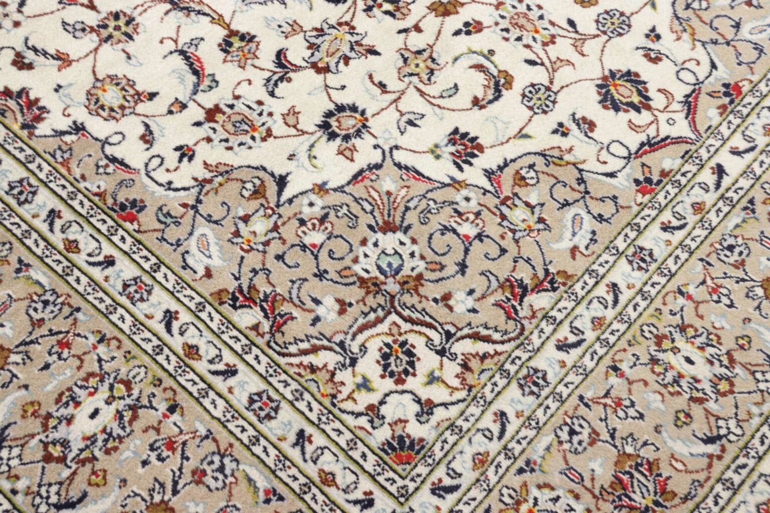 Kashan Persian Rug — hand-knotted, 203 × 295 cm, Wool – view 6