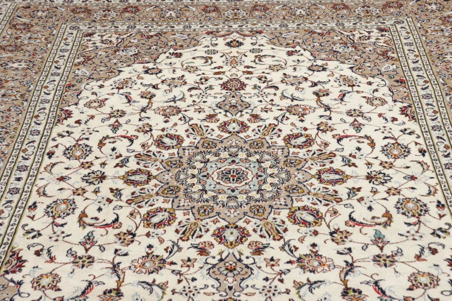 Kashan Persian Rug — hand-knotted, 203 × 295 cm, Wool – view 8