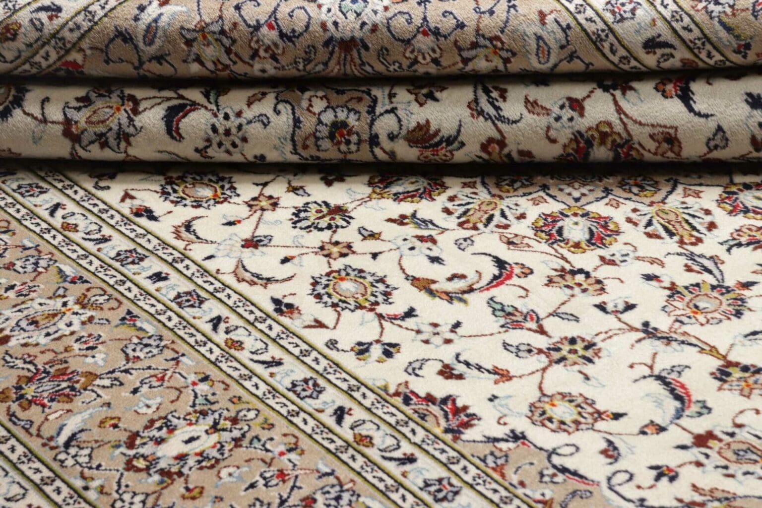 Kashan Persian Rug — hand-knotted, 203 × 295 cm, Wool – view 10