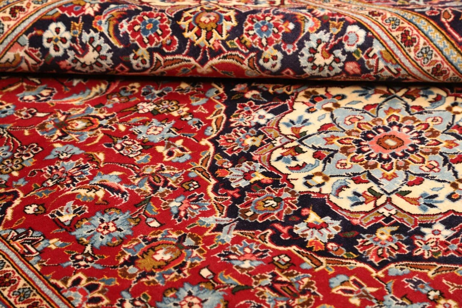 Hand-Knotted Wool Kashan Persian Rug, 206 × 300 cm – view 10