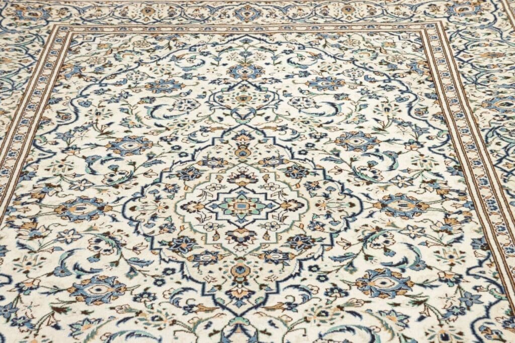 Kashan Persian Rug — hand-knotted, 196 × 308 cm, Wool – view 8