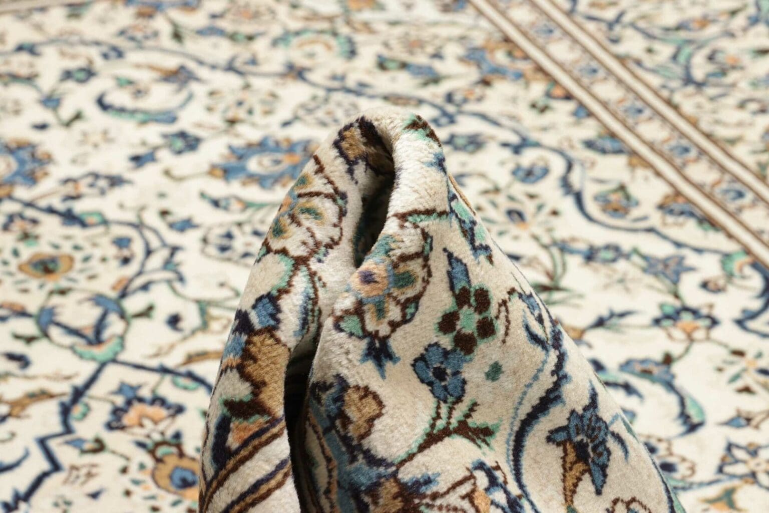 Kashan Persian Rug — hand-knotted, 196 × 308 cm, Wool – view 9