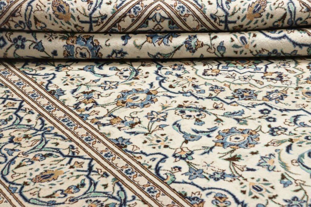 Kashan Persian Rug — hand-knotted, 196 × 308 cm, Wool – view 10
