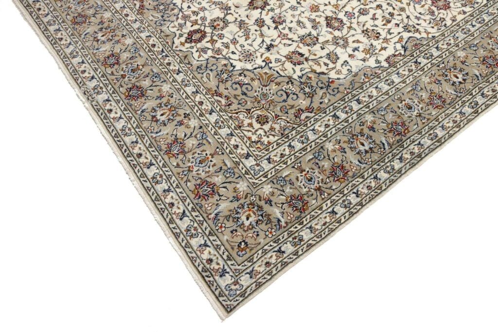 Hand-Knotted Wool Kashan Persian Rug, 200 × 303 cm – view 7