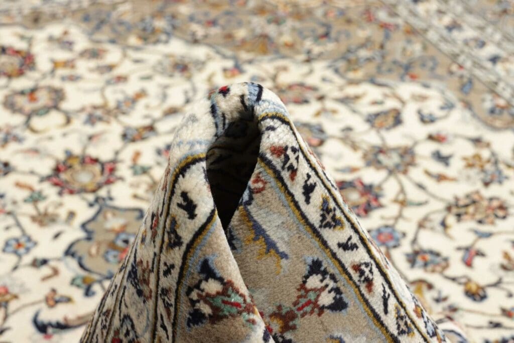 Hand-Knotted Wool Kashan Persian Rug, 200 × 303 cm – view 10
