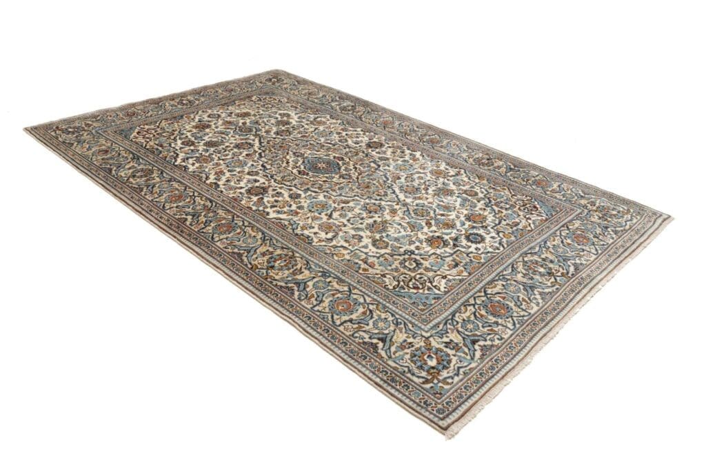 Hand-Knotted Wool Kashan Persian Rug, 200 × 305 cm – view 3