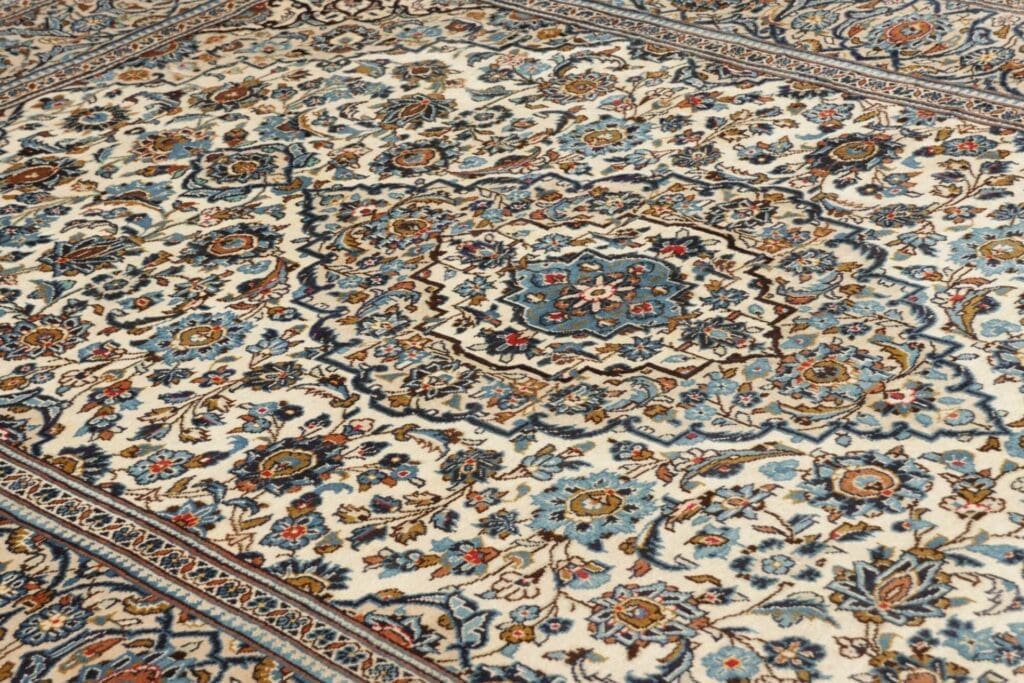 Hand-Knotted Wool Kashan Persian Rug, 200 × 305 cm – view 8