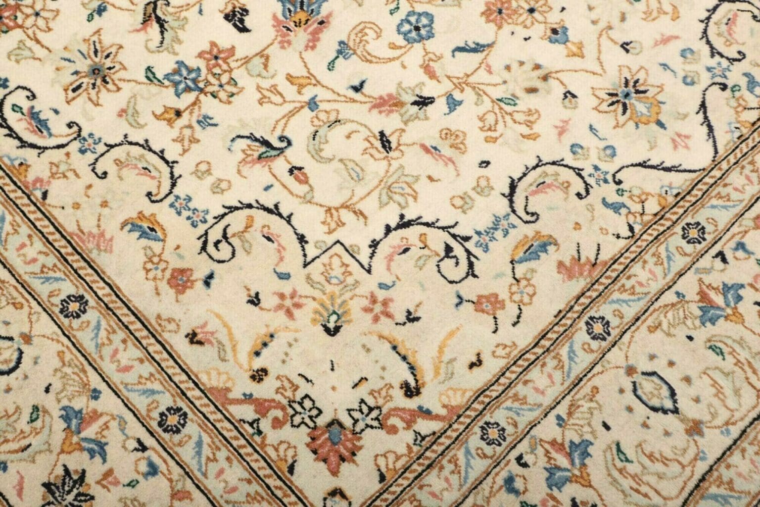 Kashan Persian Rug 203 × 312 cm, Wool, hand-knotted – view 6