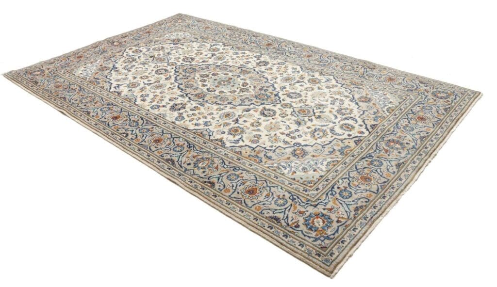 Hand-Knotted Wool Kashan Persian Rug, 197 × 307 cm – view 3