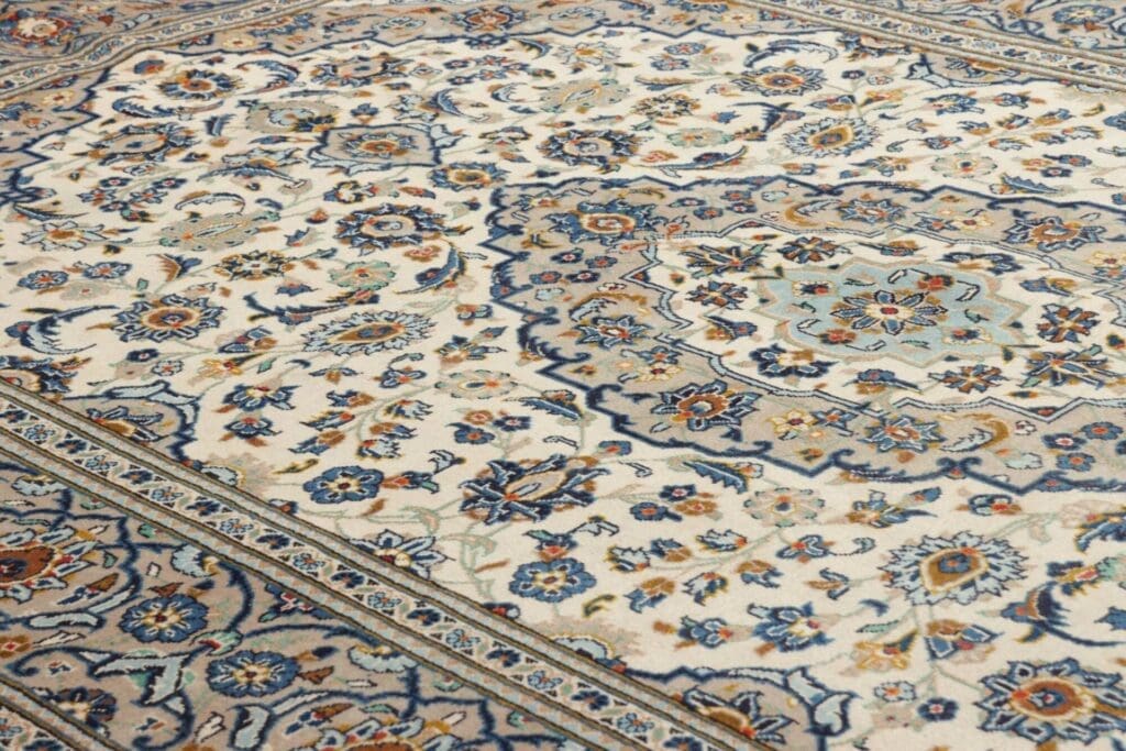 Hand-Knotted Wool Kashan Persian Rug, 197 × 307 cm – view 8