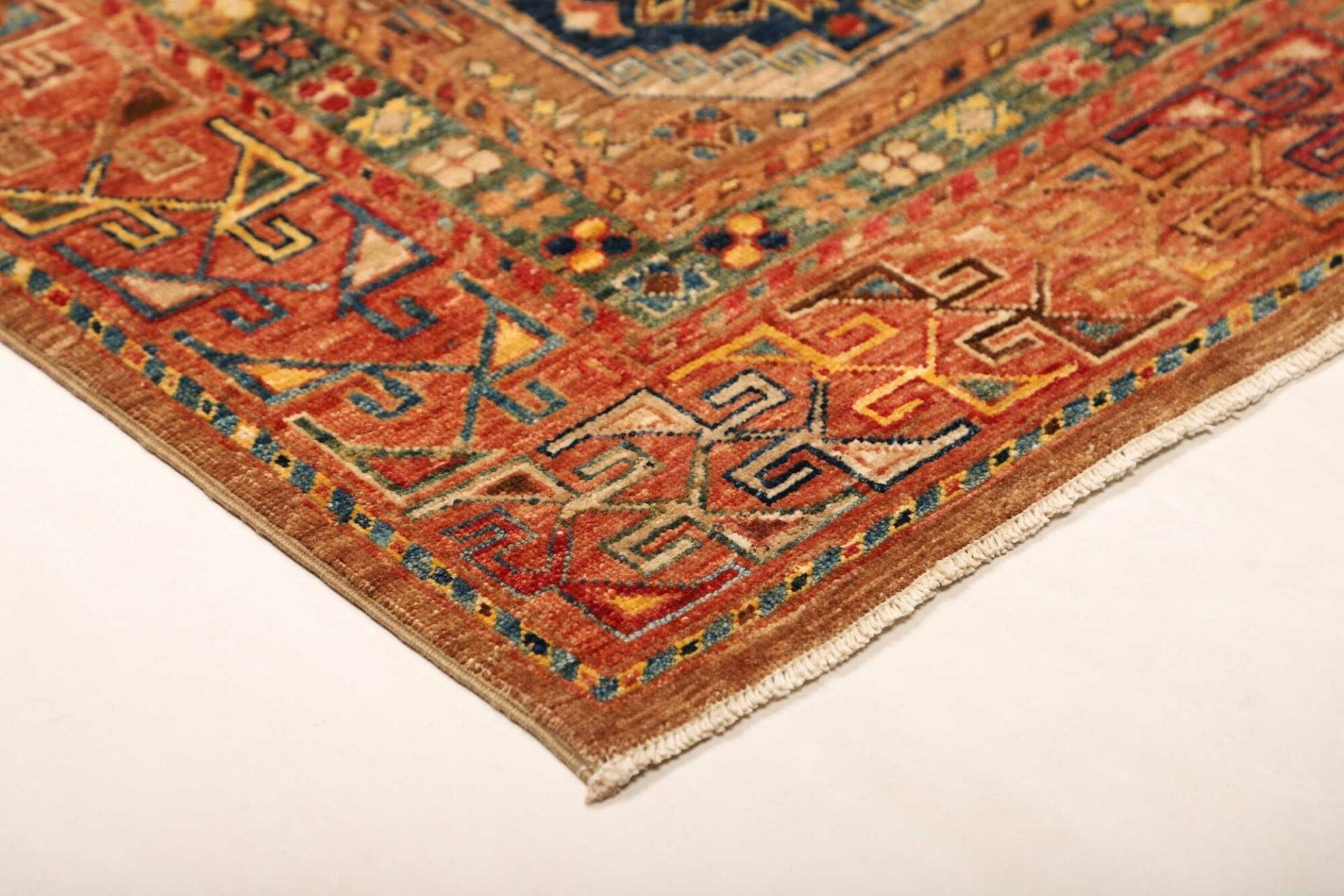 Hand-Knotted Wool Samarkand Pakistani Rug, 125 × 190 cm