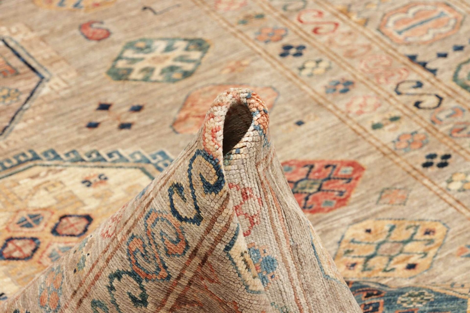 Hand-Knotted Wool Kazak Pakistani Rug, 153 × 209 cm