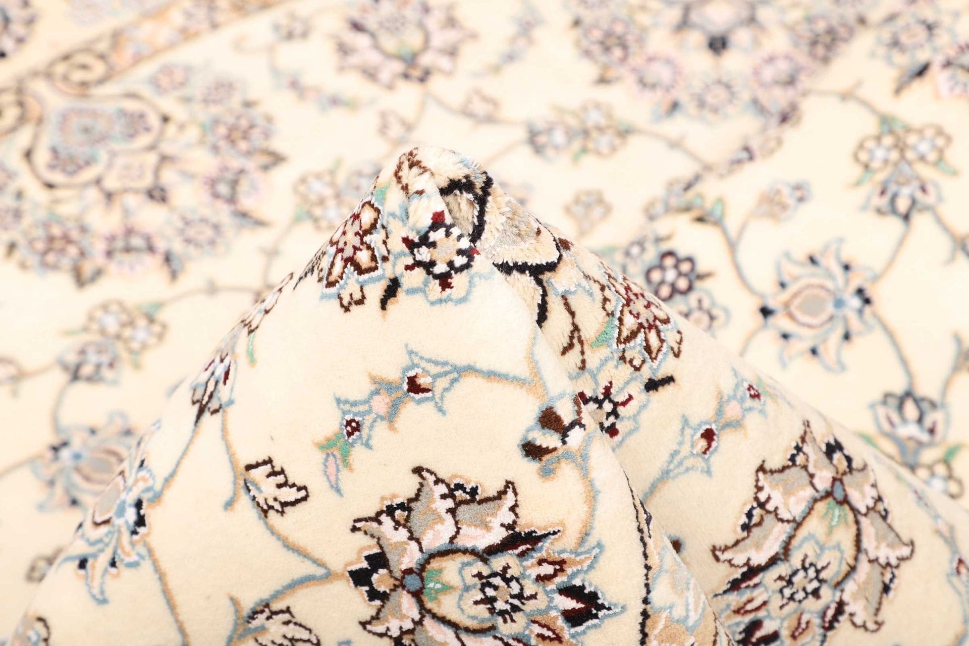 Nain Persian Rug — hand-knotted, 208 × 205 cm, Wool