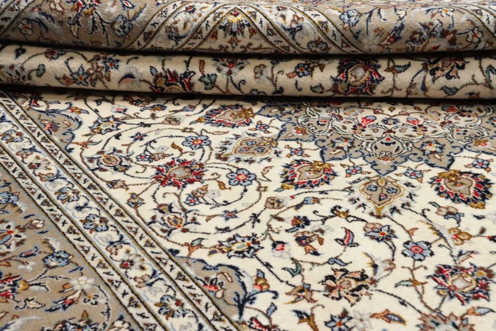 Hand-Knotted Wool Kashan Persian Rug, 200 × 303 cm – view 11