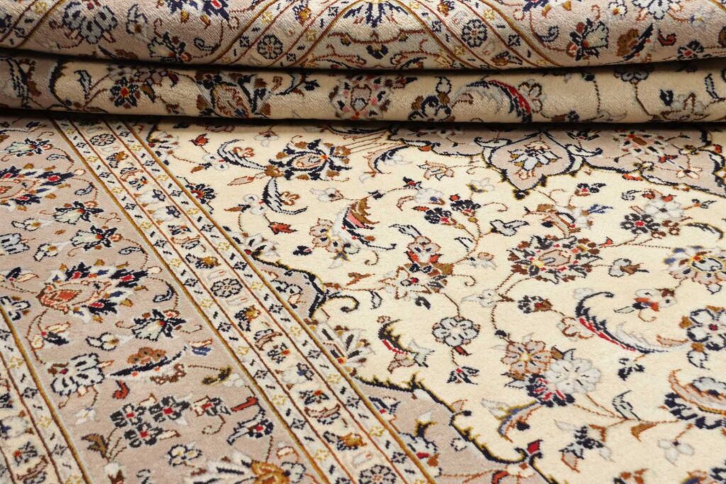 Hand-Knotted Wool Kashan Persian Rug, 199 × 292 cm – view 11
