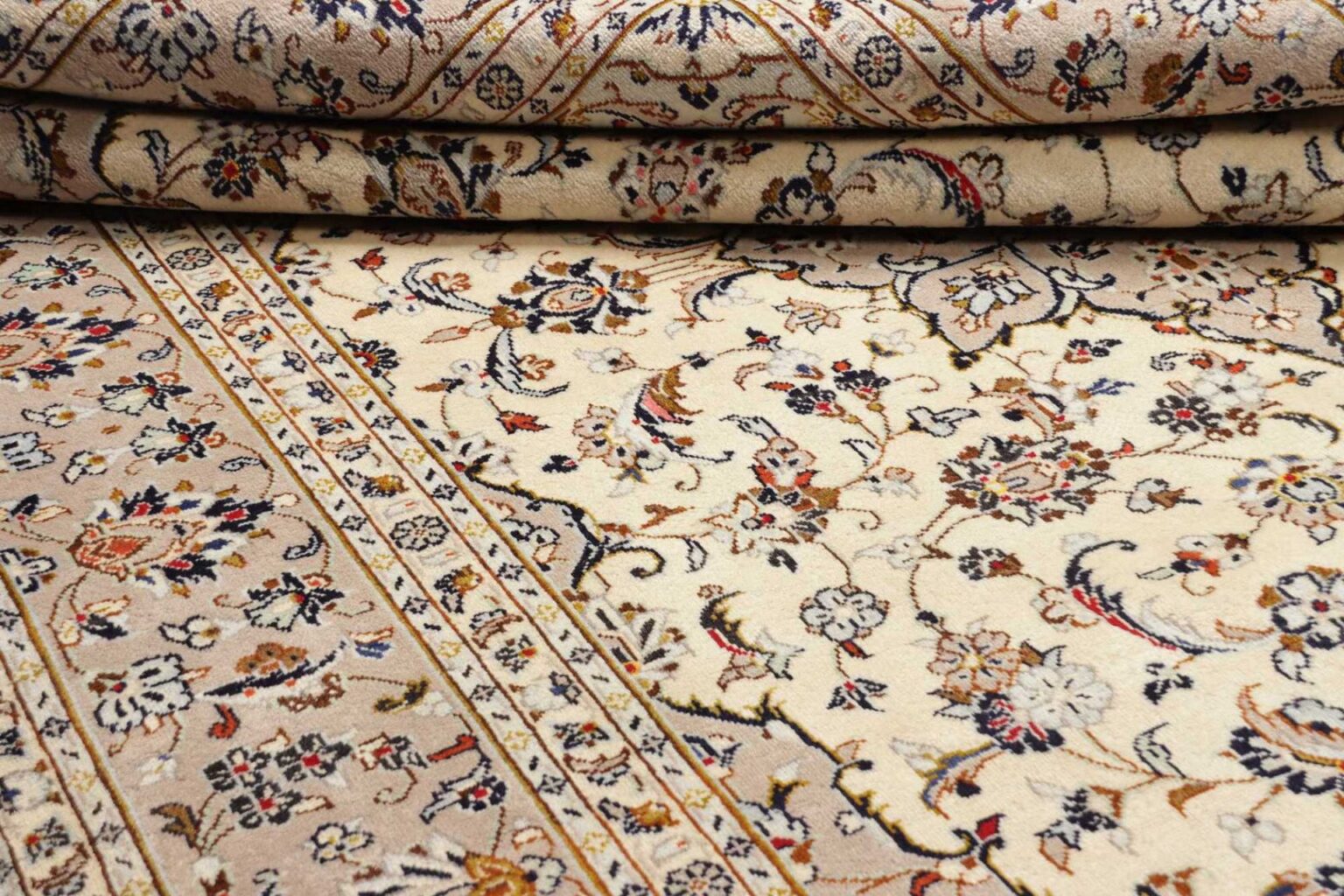 Hand-Knotted Wool Kashan Persian Rug, 199 × 292 cm – view 11