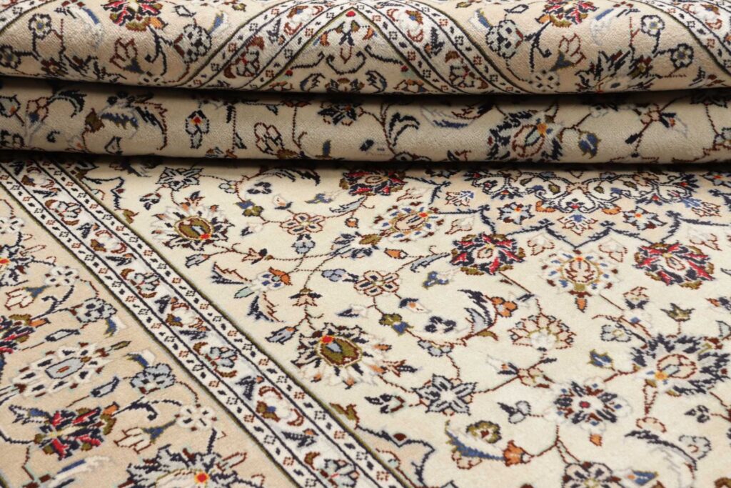 Kashan Persian Rug — hand-knotted, 203 × 300 cm, Wool – view 11