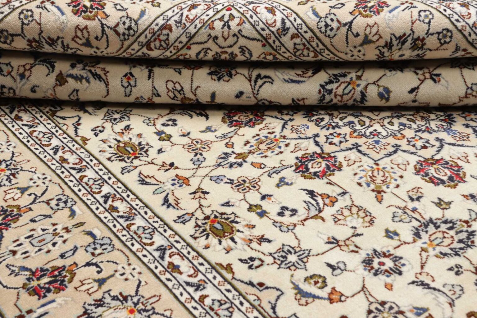 Kashan Persian Rug — hand-knotted, 203 × 300 cm, Wool – view 11