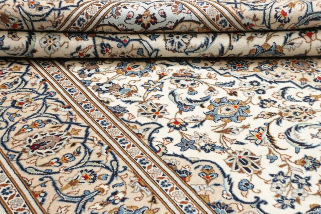 Hand-Knotted Wool Kashan Persian Rug, 203 × 296 cm – view 11
