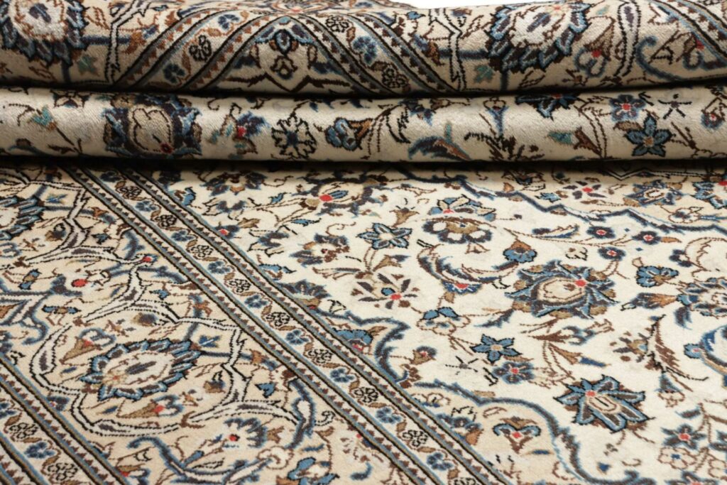 Kashan Persian Rug 207 × 298 cm, Wool, hand-knotted – view 11