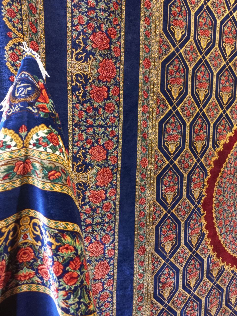 Rahmani Rose Carpet rug