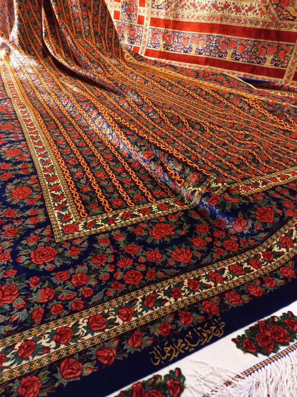 Rahmani Rose Carpet rug