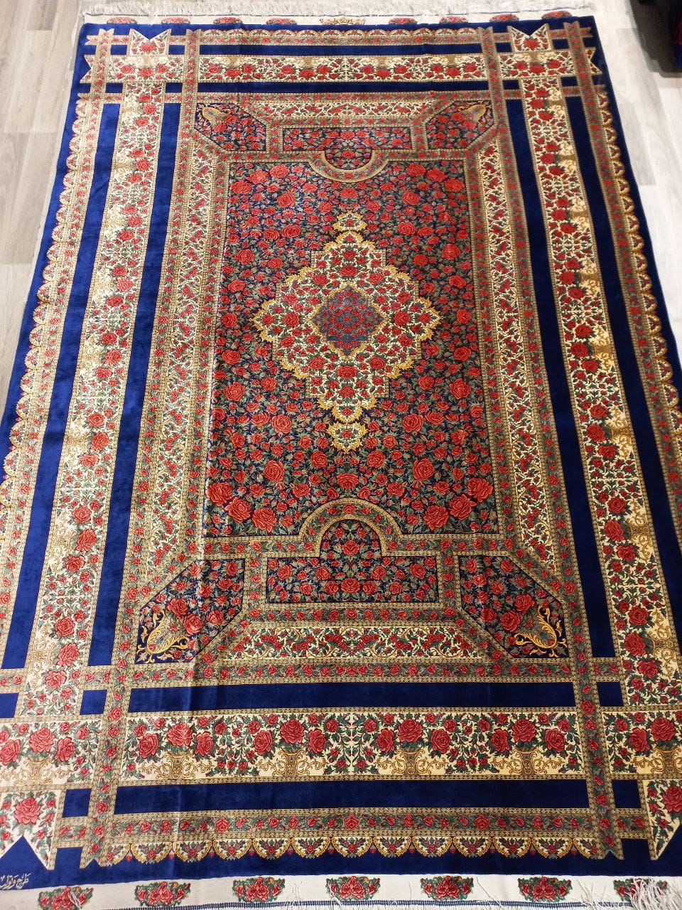 Rahmani Rose Carpet rug