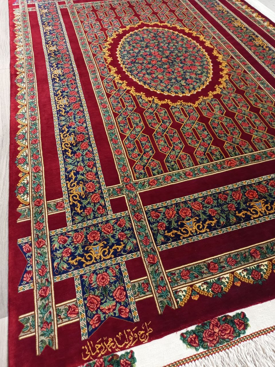 Rahmani Rose Carpet rug
