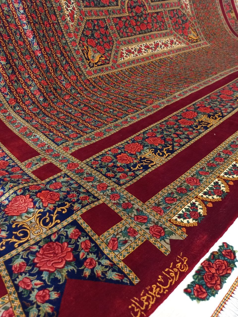 Rahmani Rose Carpet rug