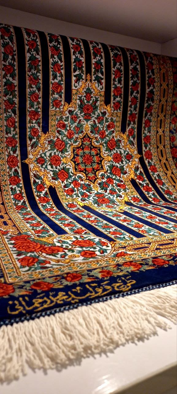 Rahmani Rose Carpet rug