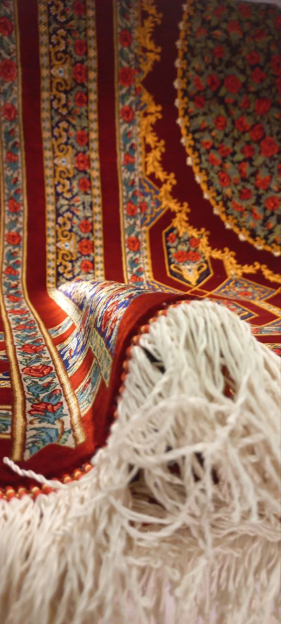 Rahmani Rose Carpet rug