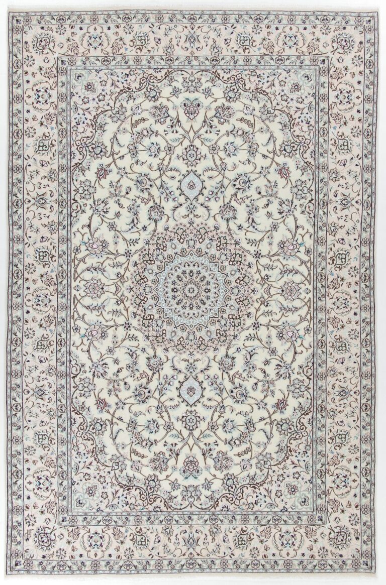 Isfahan Persian Rug 200 × 308 cm, Wool & Silk, hand-knotted