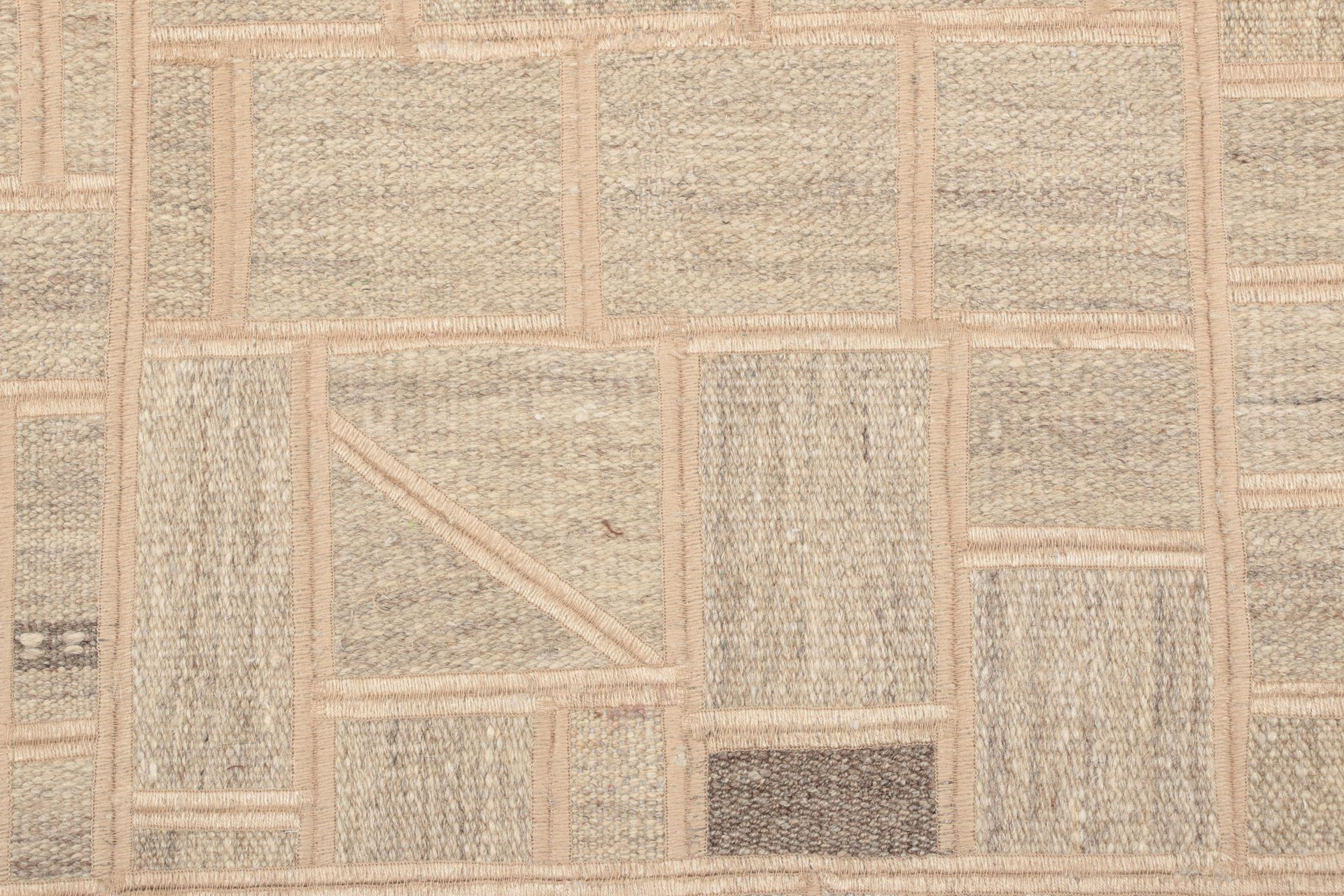 Hand-Woven Wool Kilim Persian Rug, 199 × 298 cm