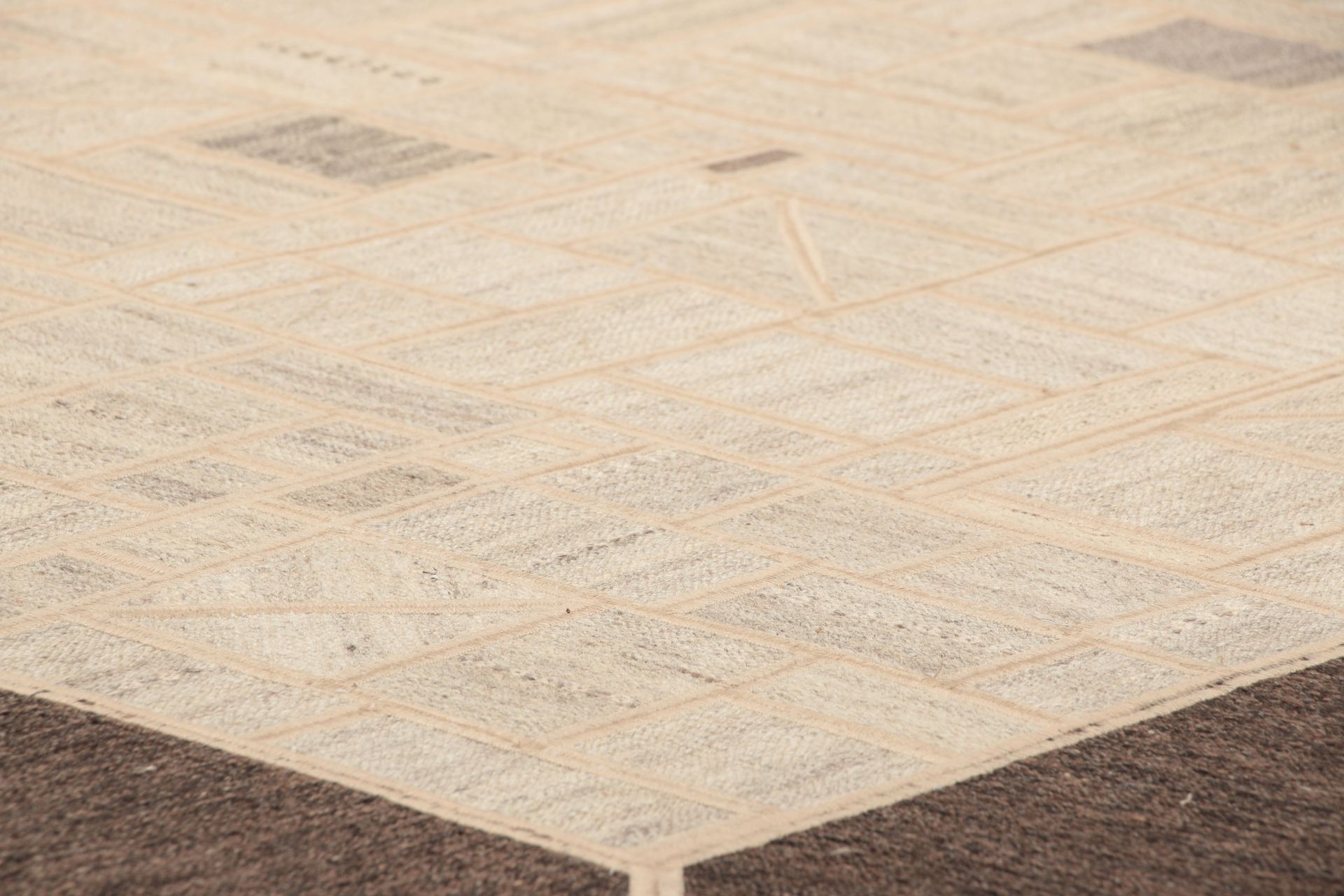 Hand-Woven Wool Kilim Persian Rug, 199 × 298 cm