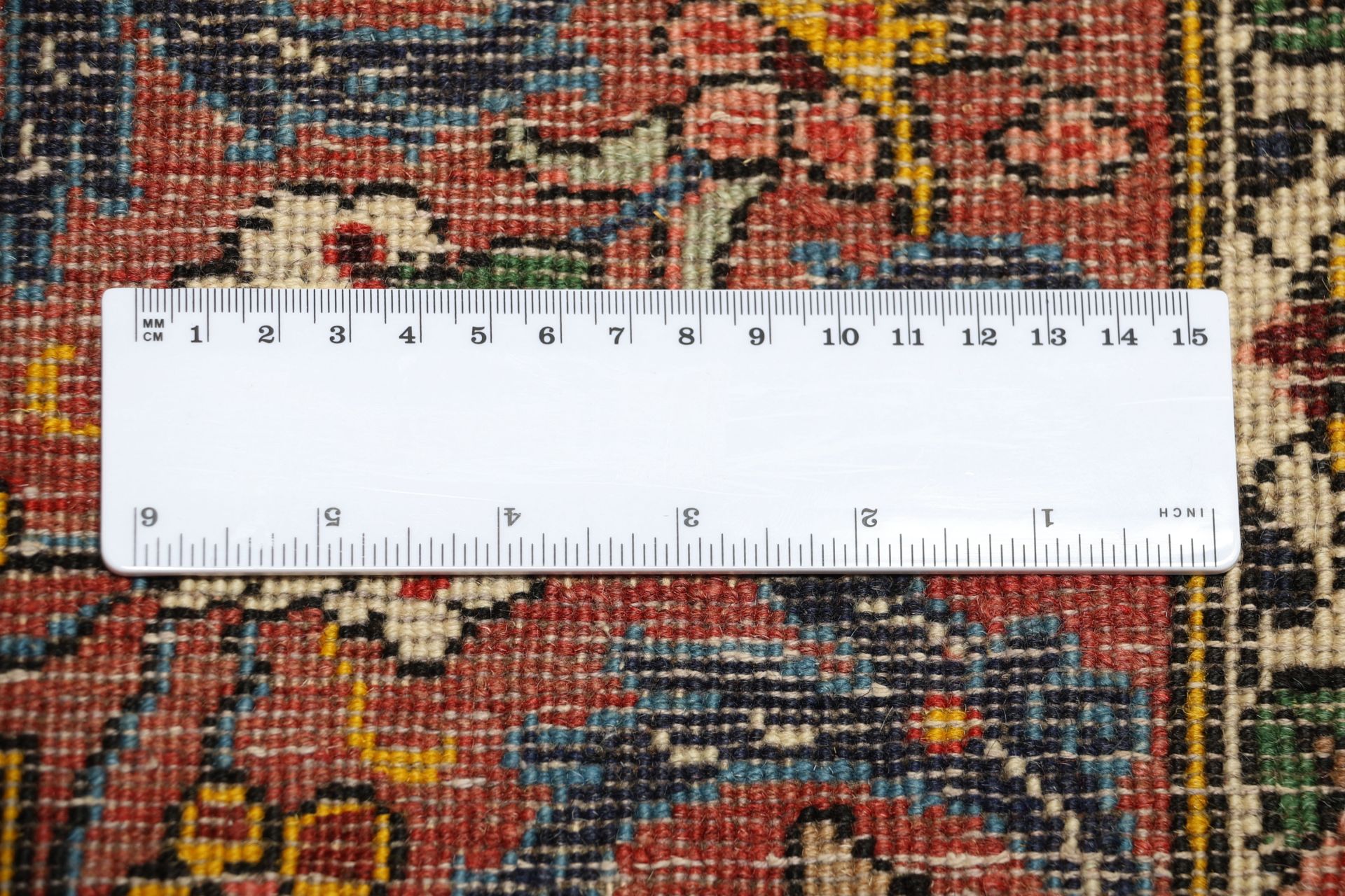 Bakhtiari Persian Rug — hand-knotted, 208 × 325 cm, Wool