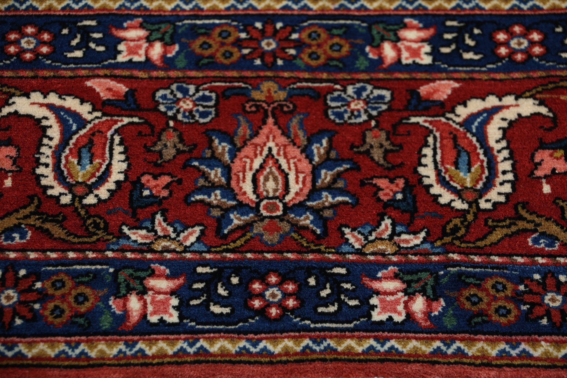 Bakhtiari Persian Rug — hand-knotted, 202 × 300 cm, Wool