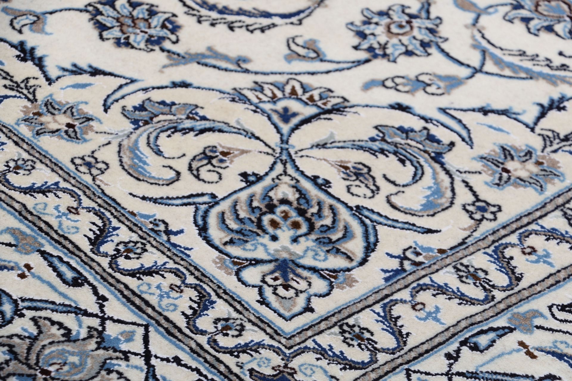 Hand-Knotted Wool Nain Persian Rug, 200 × 293 cm