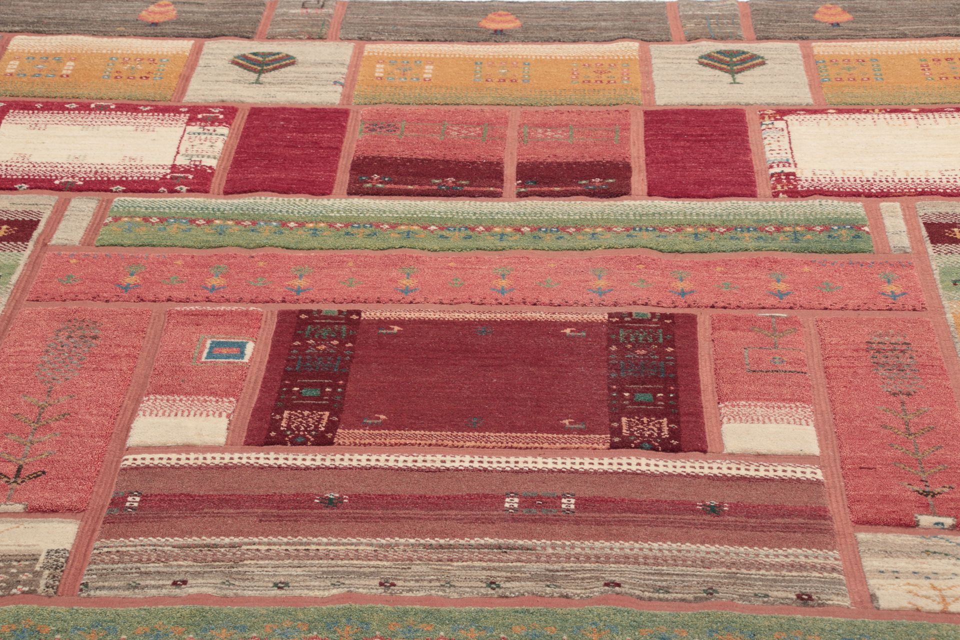 Persian Rug 223 × 319 cm, Wool, hand-knotted