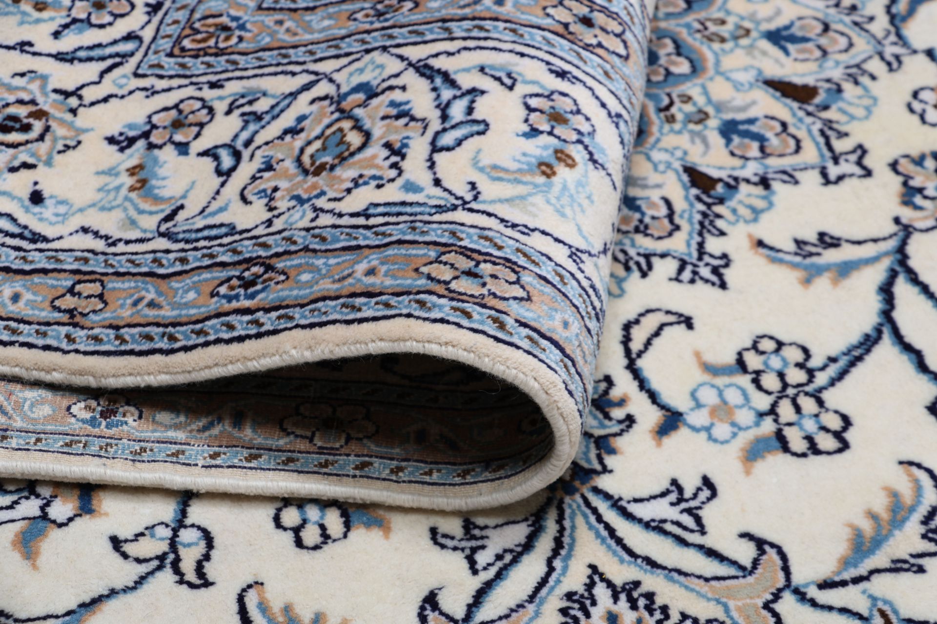 Nain Persian Rug — hand-knotted, 196 × 306 cm, Wool