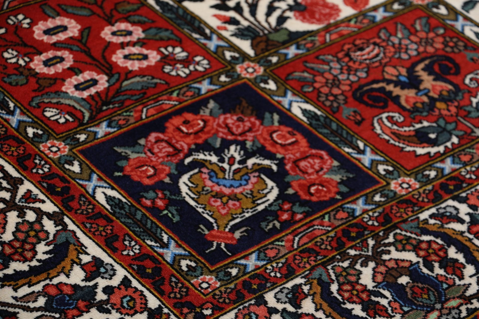 perserteppich-bachtiar-205-x-300-cm-schurwolle-handgeknupft-4 Bakhtiari Persian Rug 205 × 300 cm, Wool, hand-knotted