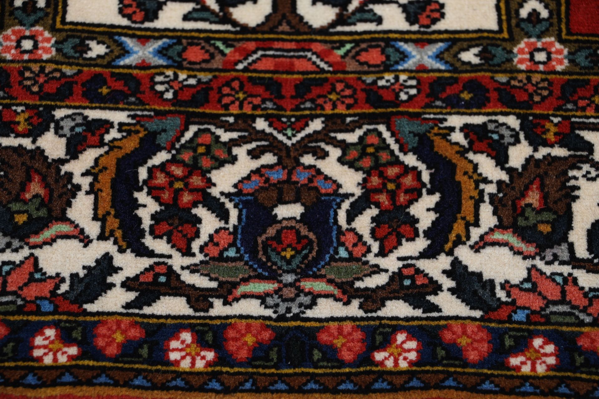 perserteppich-bachtiar-205-x-300-cm-schurwolle-handgeknupft-6 Bakhtiari Persian Rug 205 × 300 cm, Wool, hand-knotted